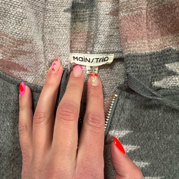 main strip | Aztec pattern quarter zip - Picture 3 of 4